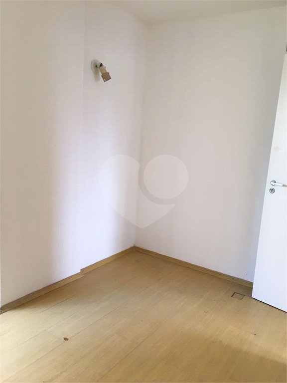 Apartamento à venda com 3 quartos, sendo 1 suíte, em Jardim Parque Morumbi, São Paulo, SP