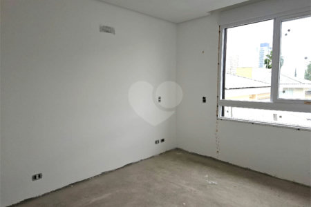 Casa à venda com 4 suítes no condomínio Venezia, São Paulo - SP