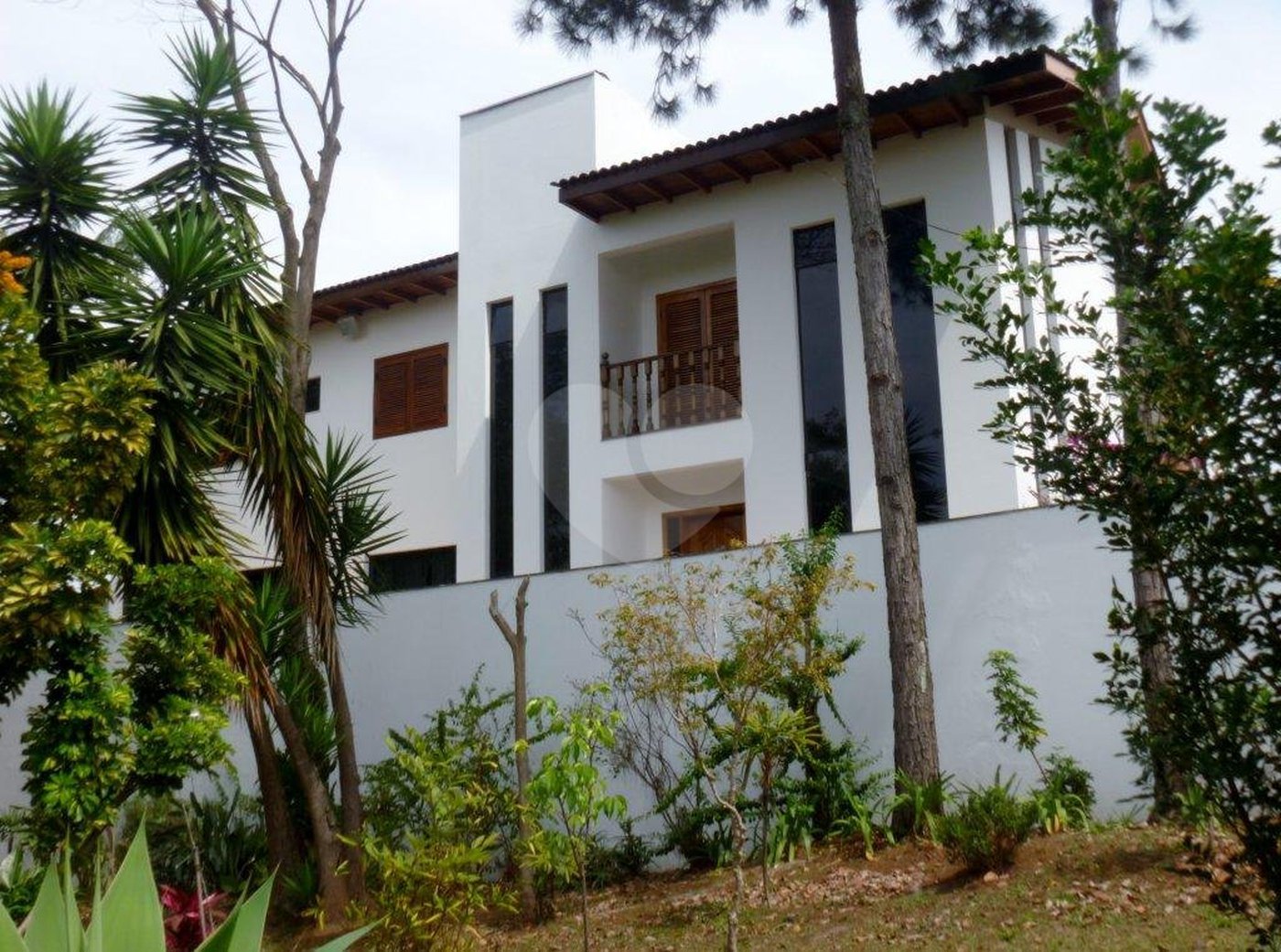Sobrado à venda com 4 suítes em Tremembé, São Paulo, SP