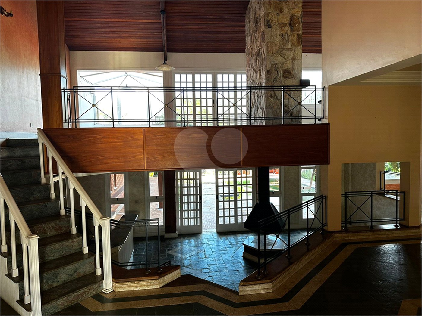 Casa à venda com 4 suítes em Vila Petrópolis, Atibaia, SP