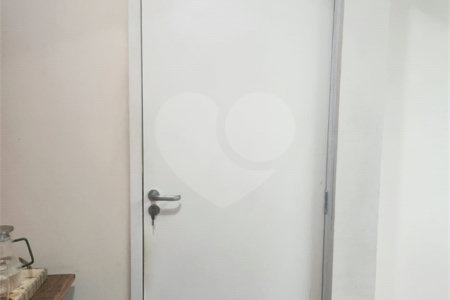Sobrado à venda com 4 quartos, sendo 1 suíte, em Água Branca, São Paulo, SP