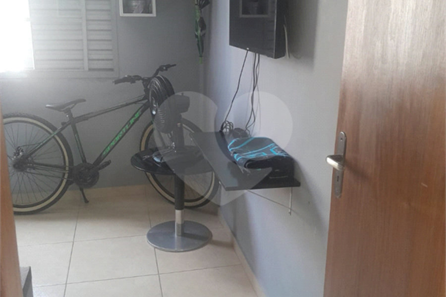 Apartamento à venda com 2 quartos em Cidade Tiradentes, São Paulo, SP