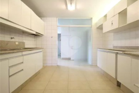 Apartamento à venda com 3 quartos, sendo 2 suítes,  em Paraíso do Morumbi, São Paulo, SP