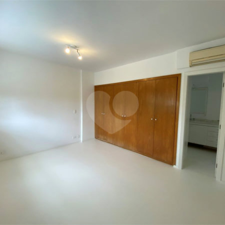 Apartamento para alugar com 3 quartos, sendo 1 suíte, em Jardim Europa, São Paulo, SP
