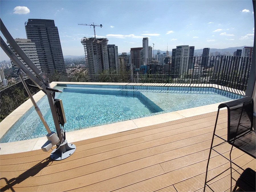 Apartamento à venda ou para alugar com 1 suíte em Jardim das Bandeiras, São Paulo, SP