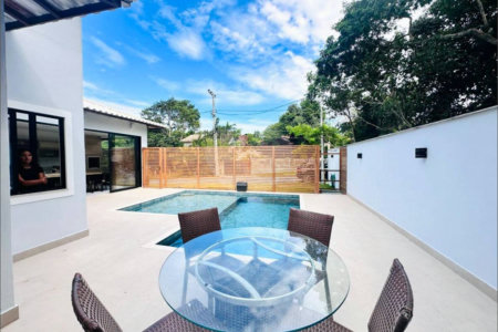 Casa à venda com 6 quartos, sendo 4 suítes,  em Caravelas, Armação dos Búzios, RJ