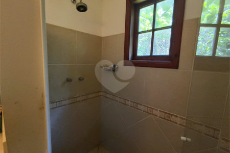 Casa à venda com 4 quartos, sendo 3 suítes, no condomínio Patrimônio do Carmo, São Roque - SP
