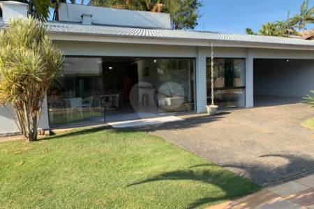 Casa à venda com 6 quartos, sendo 4 suítes, no condomínio São Joaquim, Vinhedo - SP