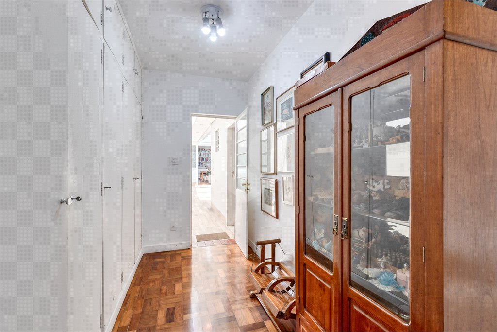 Casa Térrea à venda com 4 quartos, sendo 3 suítes, em Brooklin, São Paulo, SP