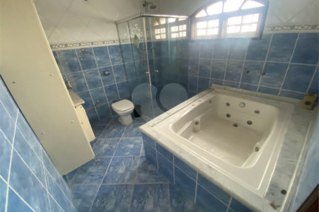 Sobrado à venda com 4 quartos, sendo 2 suítes,  em Vila Gustavo, São Paulo, SP