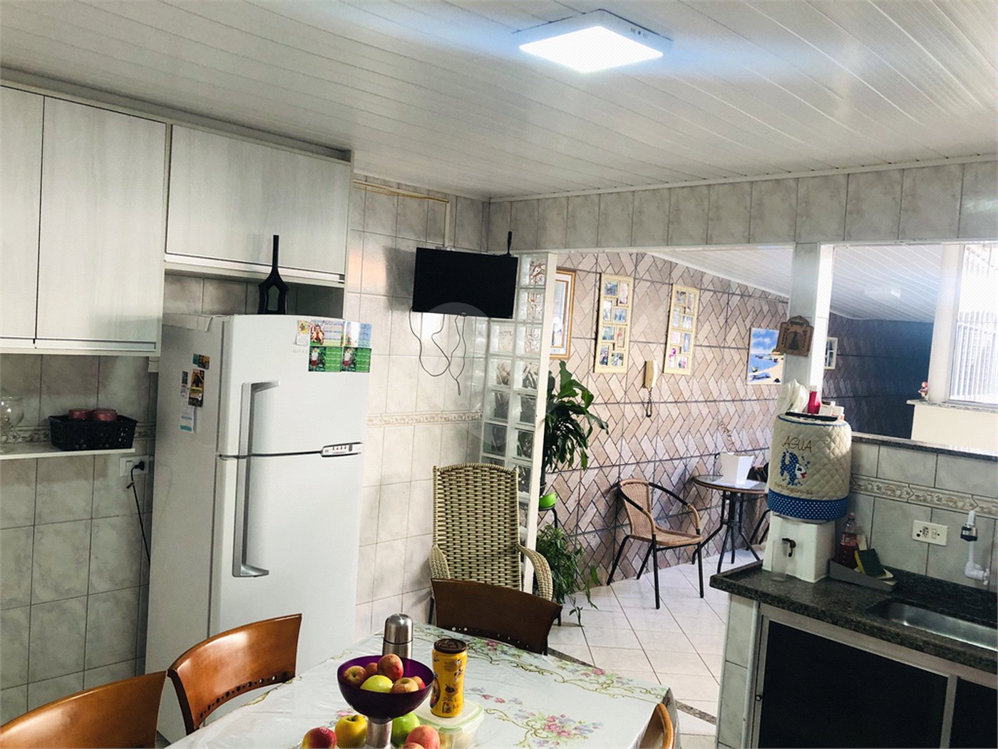 Casa à venda com 3 quartos, sendo 1 suíte, em Vila Suissa, Mogi das Cruzes, SP