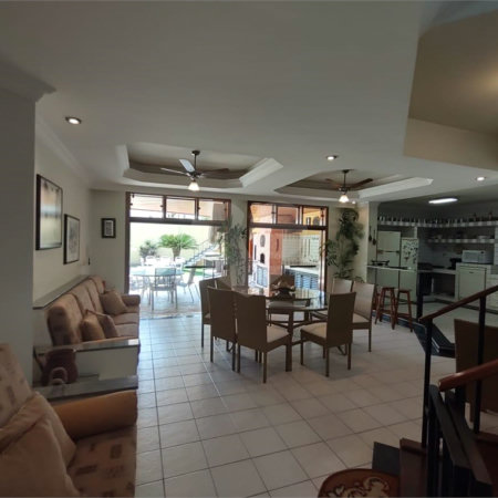 Casa à venda com 5 quartos, sendo 4 suítes, no condomínio Rancho Dirce, Sorocaba - SP