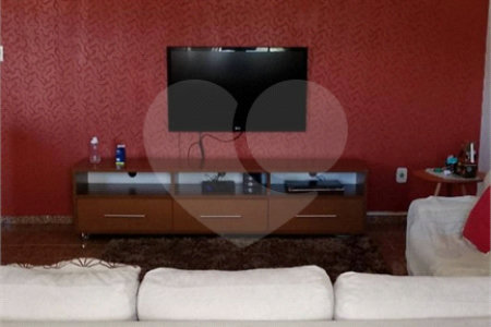 Casa à venda com 3 quartos, sendo 1 suíte, em Jardim Rodeio, Mogi das Cruzes, SP