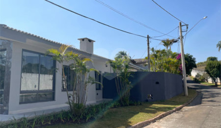 Casa à venda ou para alugar com 3 suítes no condomínio São Joaquim, Vinhedo - SP
