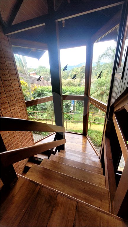 Casa à venda ou para alugar com 3 quartos, sendo 1 suíte, no condomínio Associação Reserva das Hortênsias, Mairiporã - SP