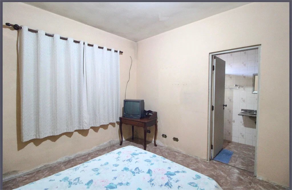 Casa à venda com 4 quartos, sendo 2 suítes,  em Jardim Santa Helena, São Paulo, SP