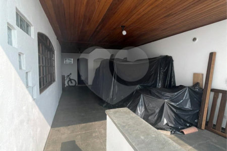 Sobrado à venda com 6 quartos, sendo 3 suítes,  em Dos Casa, São Bernardo do Campo, SP