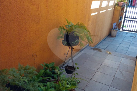Sobrado à venda com 3 quartos em Jardim Colombo, São Paulo, SP