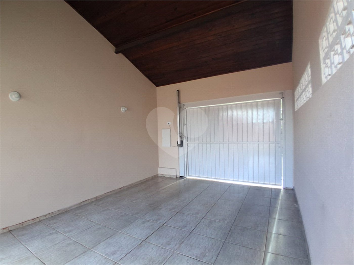 Sobrado à venda ou para alugar com 3 quartos, sendo 2 suítes,  em Parque Atenas do Sul, Itapetininga, SP