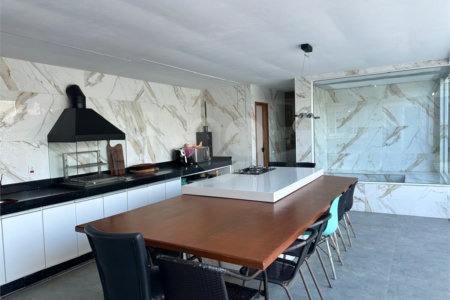 Casa à venda com 5 quartos, sendo 1 suíte, em Caravelas, Armação dos Búzios, RJ