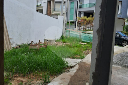 Casa à venda com 3 quartos, sendo 1 suíte, no condomínio Mosaico da Serra, Mogi das Cruzes - SP