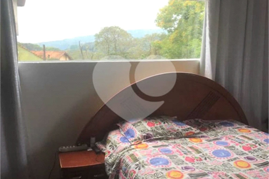 Casa à venda com 3 quartos, sendo 1 suíte, no condomínio Iara Branca, Mairiporã - SP