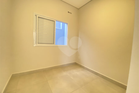 Casa à venda com 3 quartos, sendo 1 suíte, no condomínio Reserva Central Parque, Salto - SP