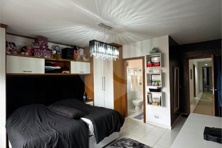 Casa à venda com 3 suítes em Saúde, São Paulo, SP