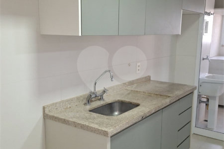 Apartamento à venda com 3 suítes em Vila Anastácio, São Paulo, SP