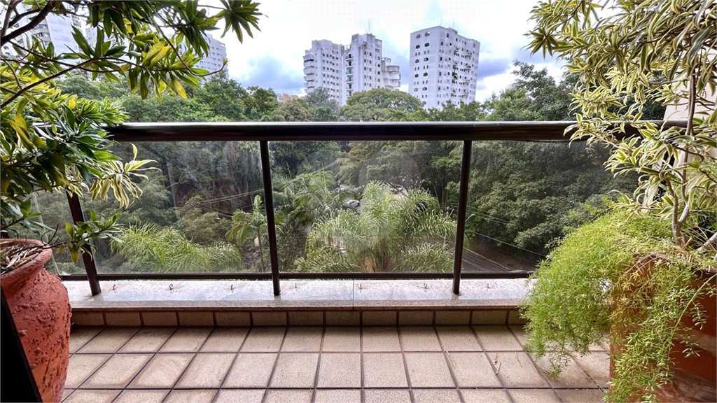 Apartamento à venda com 3 suítes em Vila Suzana, São Paulo, SP
