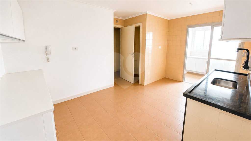 Apartamento à venda com 4 quartos, sendo 1 suíte, em Alto da Boa Vista, São Paulo, SP