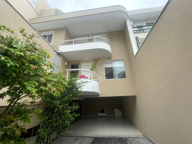 Casa à venda com 4 quartos, sendo 2 suítes,  em Santana, São Paulo, SP