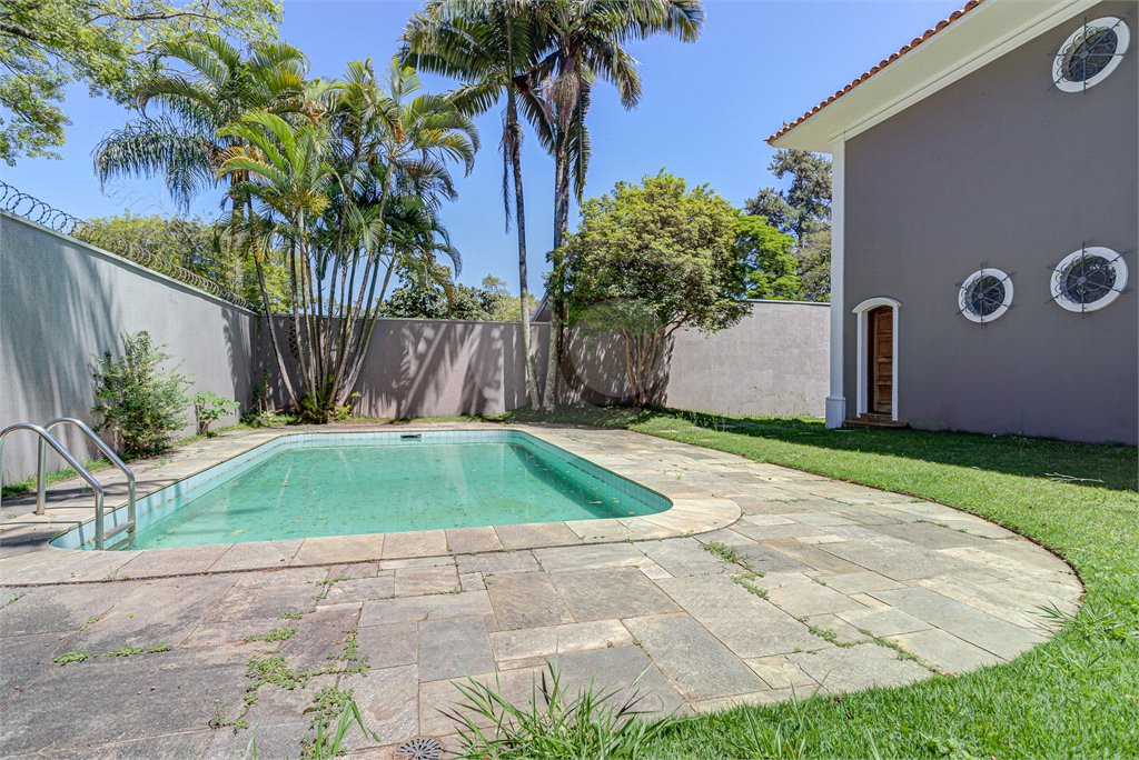 Casa à venda com 5 quartos, sendo 3 suítes, em Alto da Boa Vista, São Paulo, SP