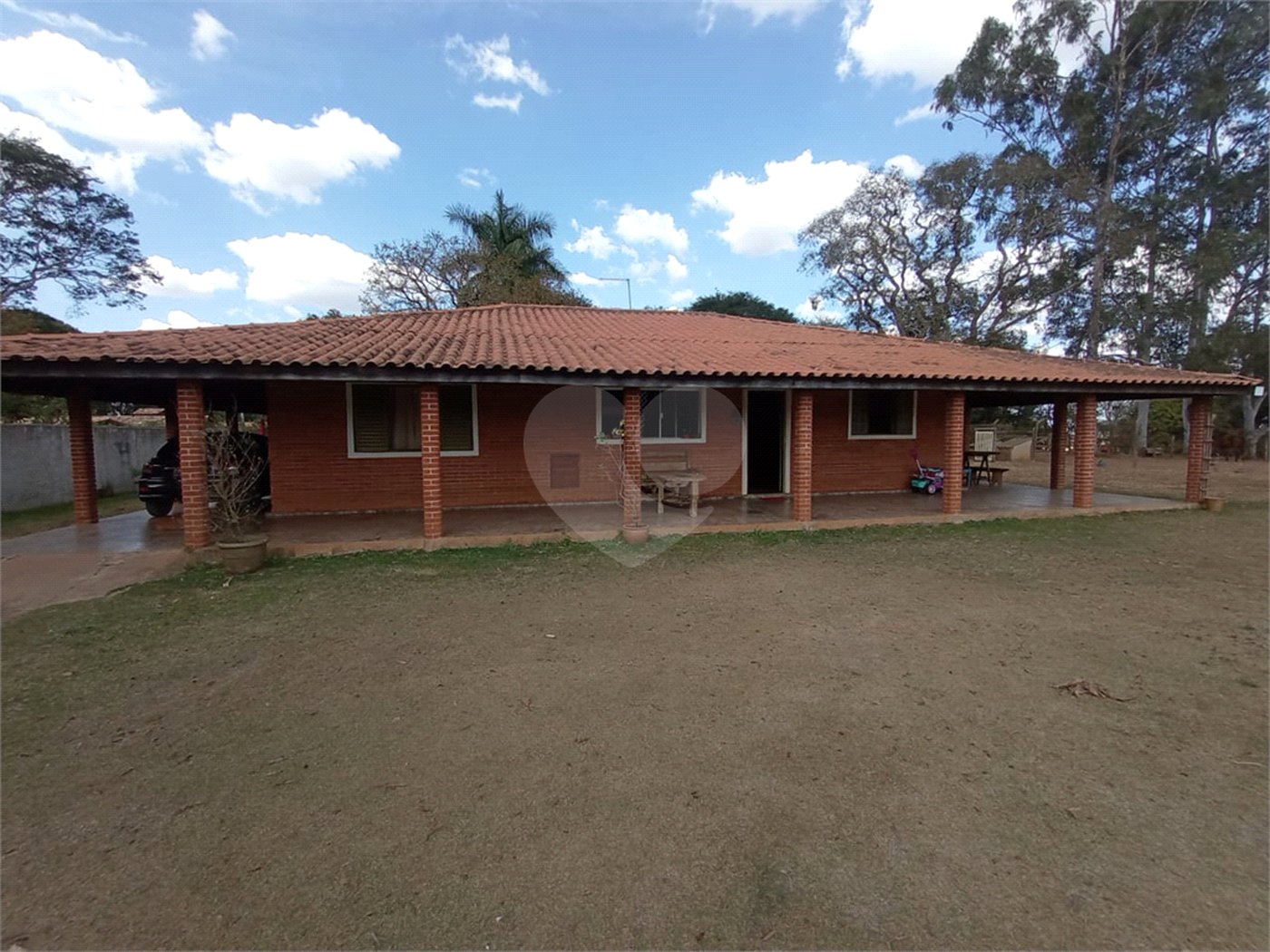 Casa à venda com 3 quartos, sendo 1 suíte,  em Estância Conceição, Itapetininga, SP