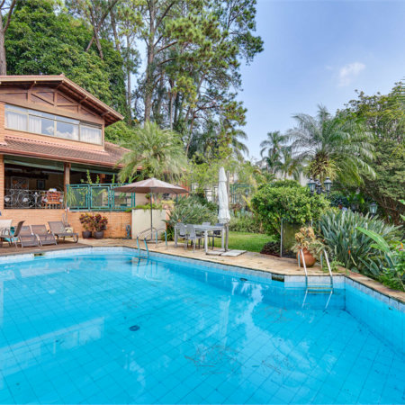 Casa à venda com 4 quartos, sendo 2 suítes, em Jardim Cordeiro, São Paulo, SP