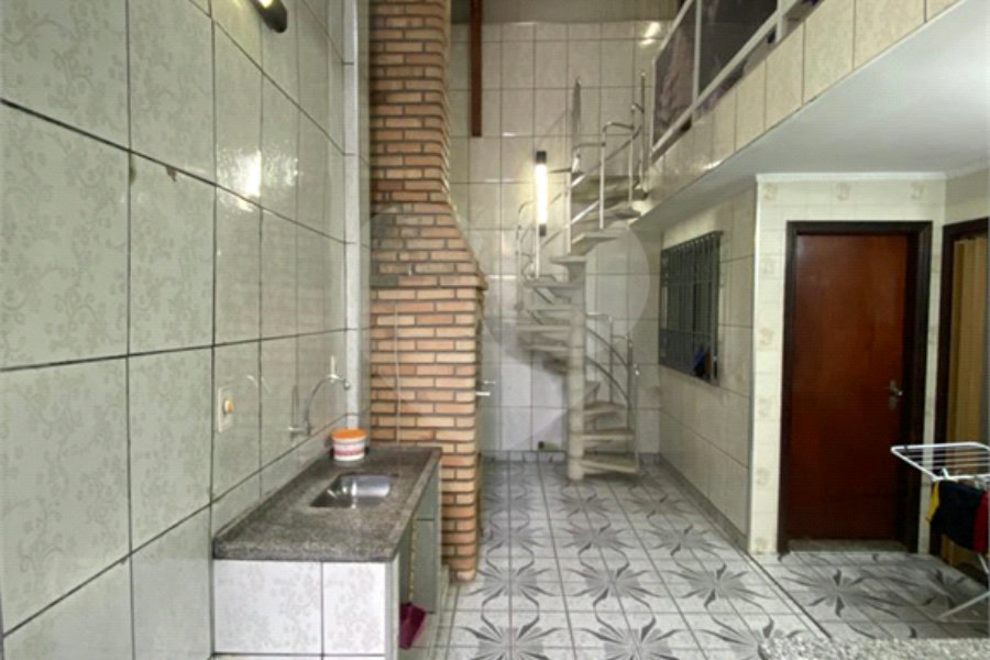 Sobrado à venda com 4 quartos, sendo 1 suíte, em Artur Alvim, São Paulo, SP
