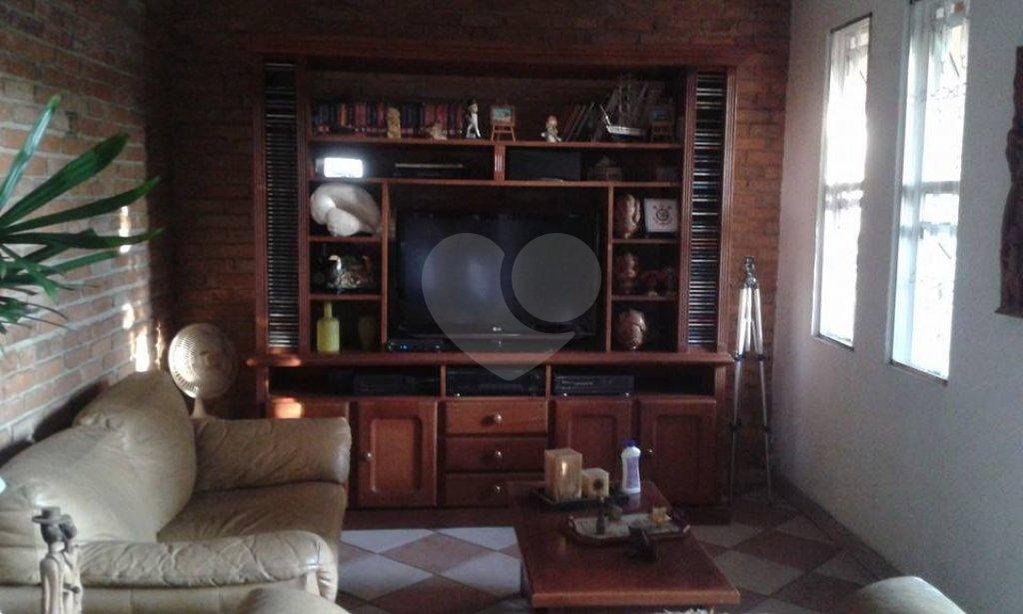 Casa Térrea à venda com 3 quartos, sendo 1 suíte, em Parque Peruche, São Paulo, SP