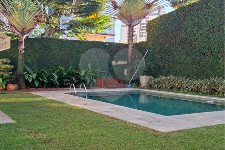 Casa à venda com 5 quartos, sendo 4 suítes, em Butantã, São Paulo, SP