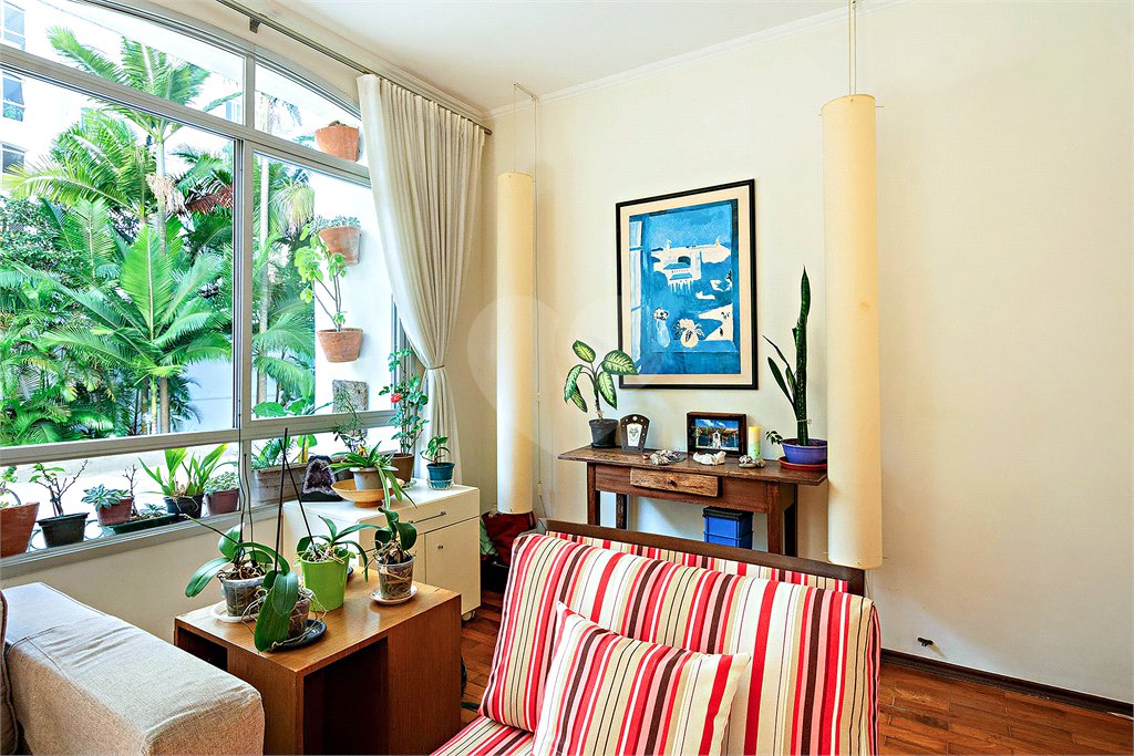 Apartamento à venda com 3 quartos, sendo 1 suíte,  em Jardim Marajoara, São Paulo, SP
