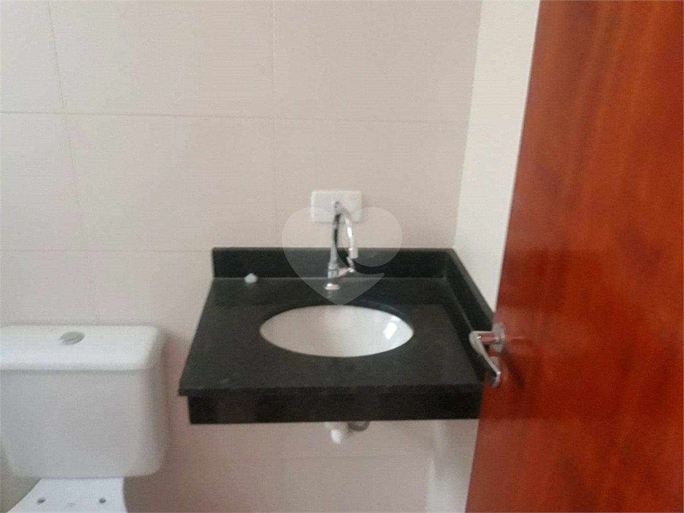 Casa à venda com 2 suítes no condomínio Casa de Pedra, São Paulo - SP