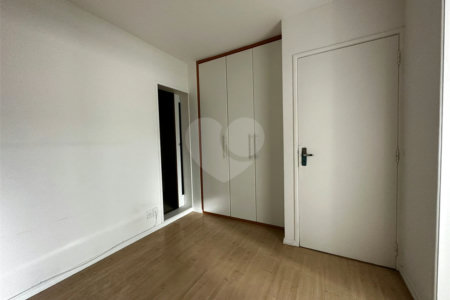 Apartamento à venda com 3 quartos, sendo 1 suíte, em Vila Andrade, São Paulo, SP