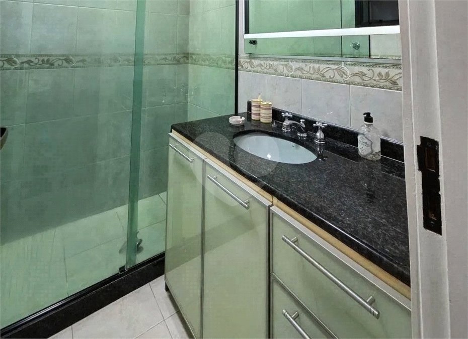 Apartamento à venda com 2 quartos, sendo 1 suíte,  em Laranjeiras, Rio de Janeiro, RJ