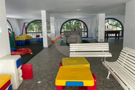 Apartamento à venda com 4 quartos, sendo 1 suíte, em Lagoa, Rio de Janeiro, RJ