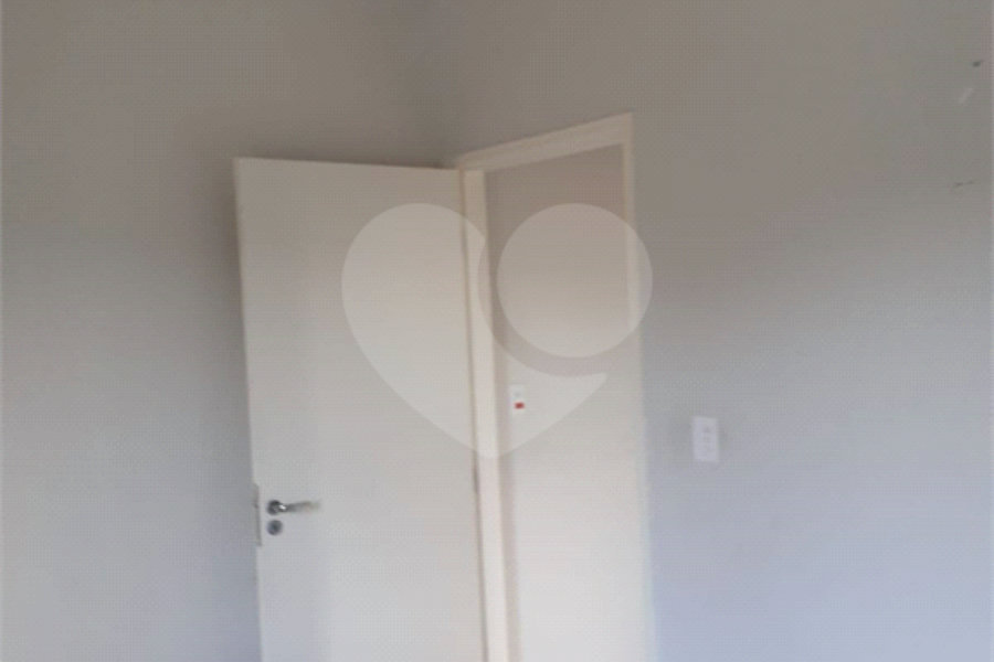 Sobrado à venda com 4 quartos, sendo 1 suíte, em Campo Limpo, São Paulo, SP