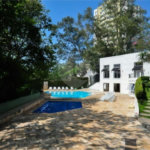 Casa à venda com 4 quartos, sendo 2 suítes, no condomínio Vila das Flores, São Paulo - SP
