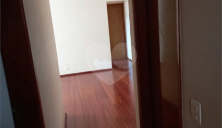 Apartamento à venda com 3 quartos, sendo 1 suíte, em Santo Amaro, São Paulo, SP