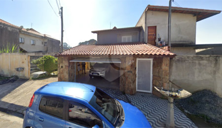 Sobrado à venda com 3 quartos, sendo 1 suíte,  em Jardim Indaiá, Poá, SP