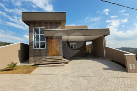 Casa Térrea à venda com 3 suítes em Loteamento Greenfield, Atibaia, SP