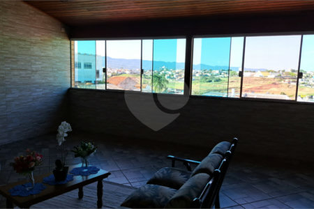 Casa à venda com 3 quartos, sendo 1 suíte,  em Jardim Universo, Mogi das Cruzes, SP