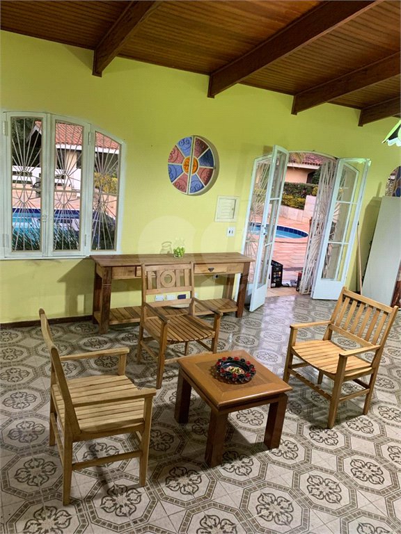 Chácara à venda com 4 quartos, sendo 1 suíte,  em Parque Residencial Atibaia, Atibaia, SP